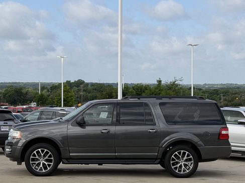 Used 2017 Ford Expedition EL XLT w/ Equipment Group 202A RWD image 3