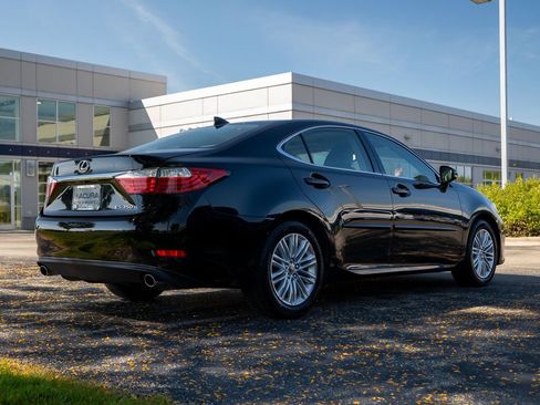 Used 2015 Lexus ES 350 image 9