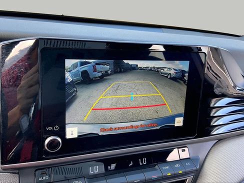 Used 2025 Toyota Camry SE FWD image 26