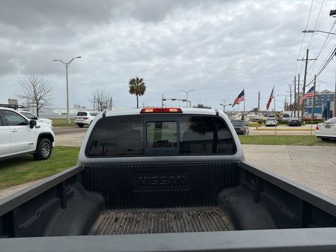 Used 2016 Nissan Frontier SV image 6