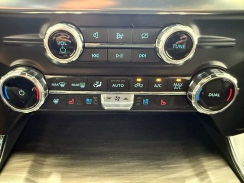 Used 2024 Ford F150 Lariat w/ Tow/Haul Package image 40