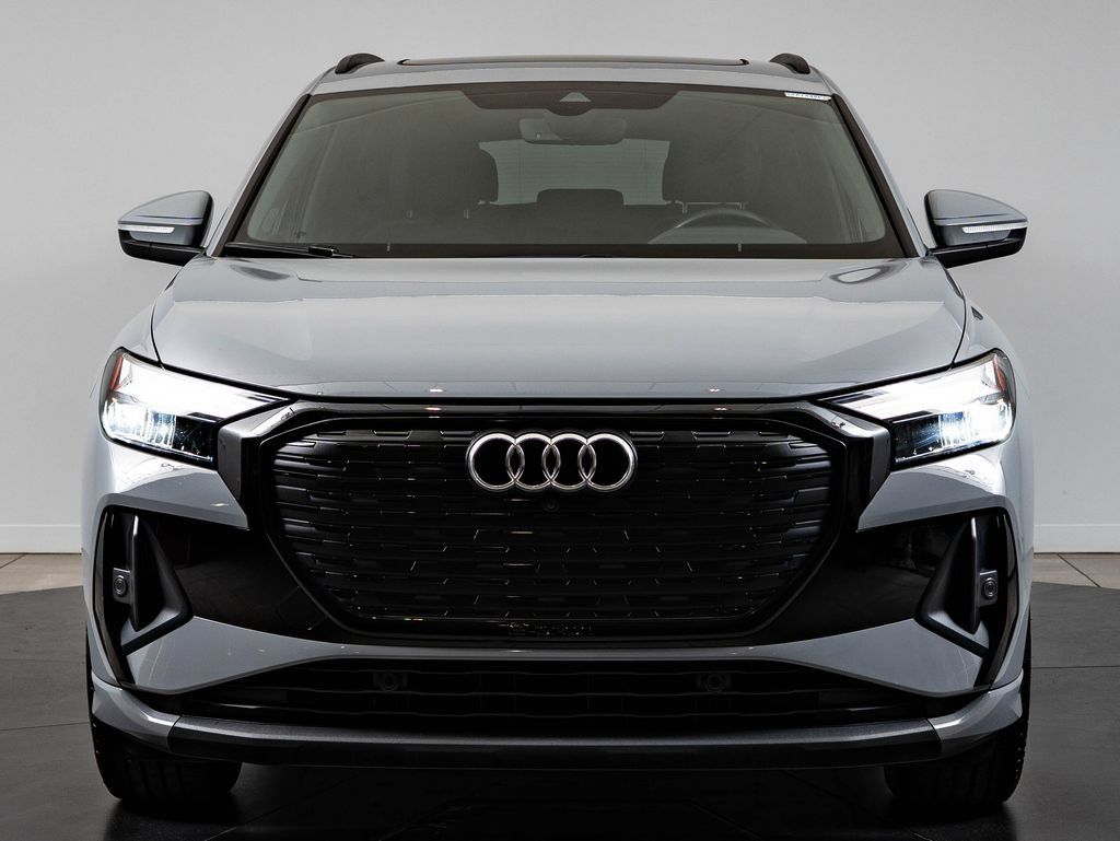 Used 2024 Audi Q4 e-tron Premium Plus w/ Premium Plus AWD/4WD image 2