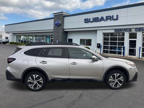 Used 2020 Subaru Outback Limited image 8