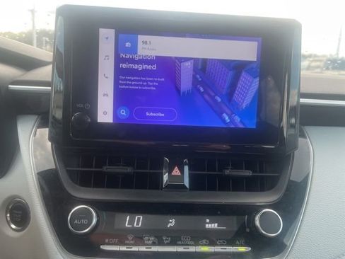 Used 2023 Toyota Corolla SE w/ SE Premium Package image 13