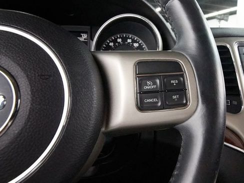 Used 2013 Jeep Grand Cherokee Limited w/ Trailer Tow Group IV AWD/4WD image 20