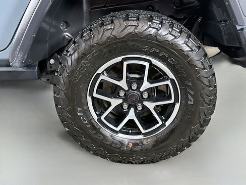 Used 2025 Jeep Wrangler Unlimited Rubicon image 28