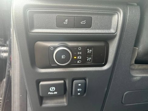 Used 2023 Ford Expedition Limited AWD/4WD image 12
