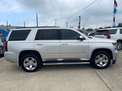Used 2017 Chevrolet Tahoe LT w/ LT Signature Package AWD/4WD image 8
