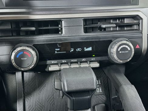Used 2025 Toyota 4Runner SR5 AWD/4WD image 24