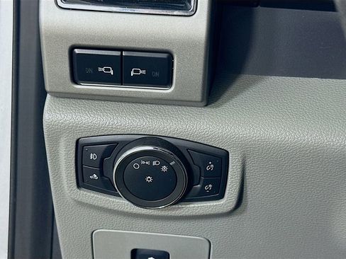 Used 2017 Ford F150 Lariat image 21