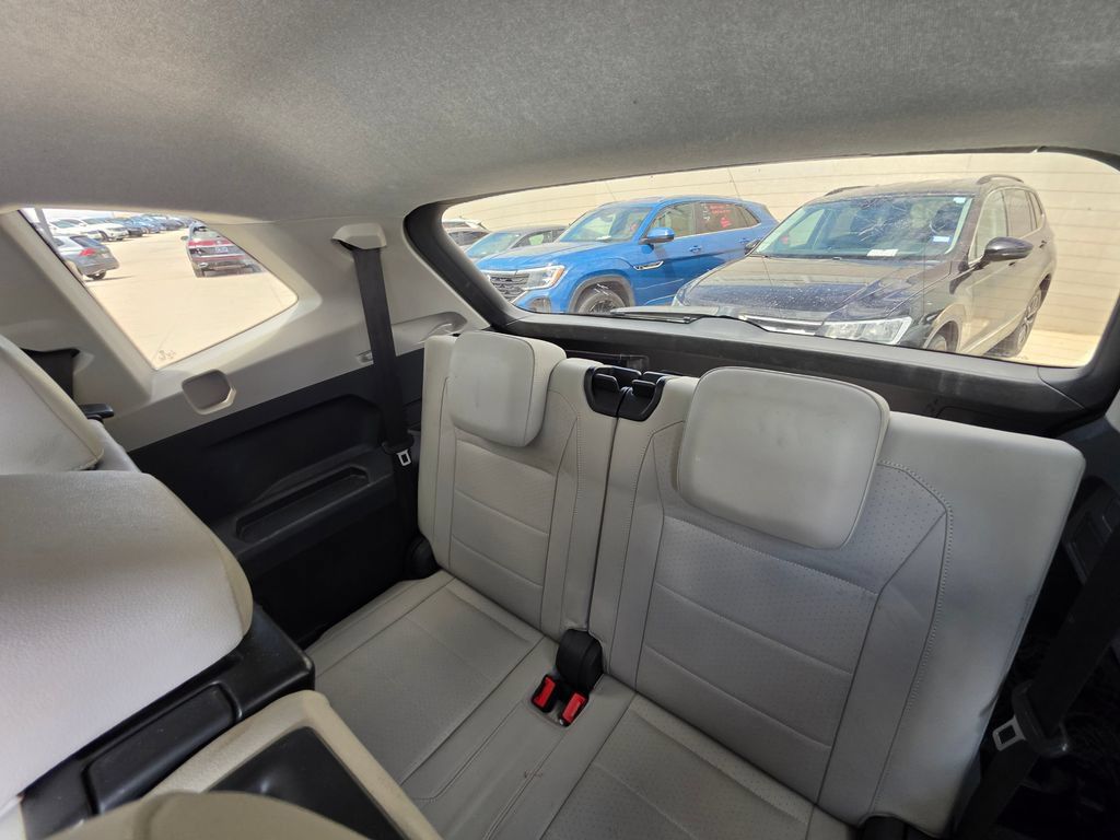 Used 2018 Volkswagen Tiguan SE FWD image 20