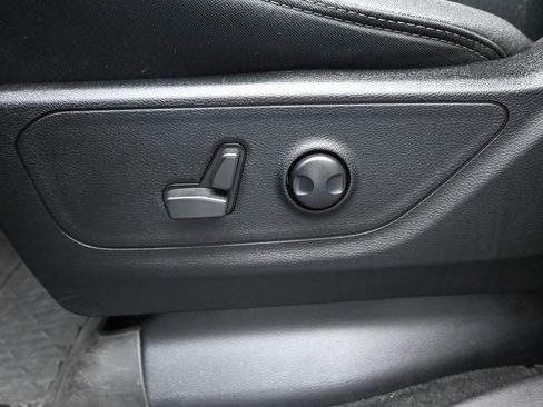 Used 2022 RAM 1500 Big Horn image 10