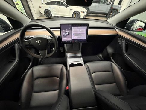 Used 2023 Tesla Model Y Long Range AWD/4WD image 10