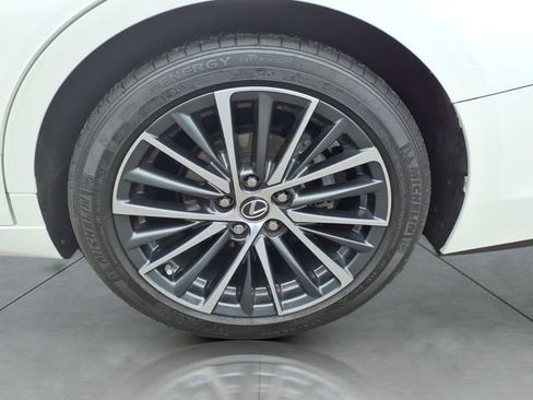 Certified 2023 Lexus ES 350 w/ Premium Package image 18