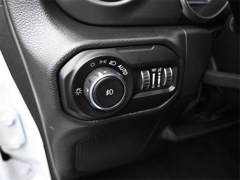 Used 2022 Jeep Wrangler Sport S image 11