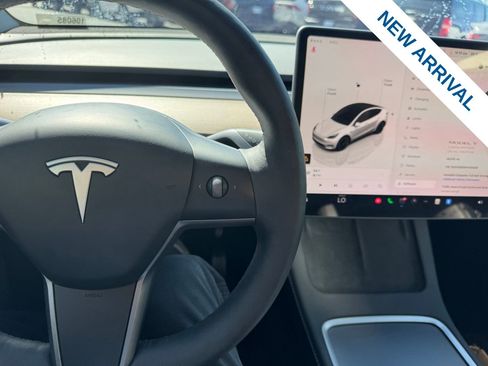 Used 2023 Tesla Model Y Long Range AWD/4WD image 21