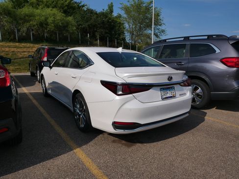Used 2019 Lexus ES 300h FWD image 3
