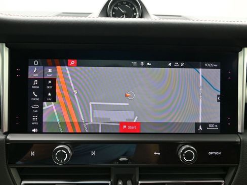 Certified 2022 Porsche Macan AWD/4WD image 25