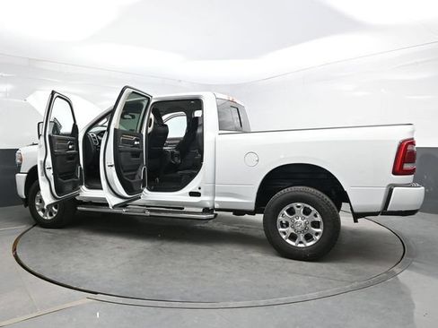 Used 2024 RAM 2500 Laramie AWD/4WD image 44