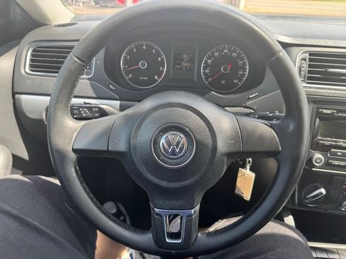 Used 2013 Volkswagen Jetta SE FWD image 9
