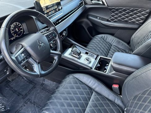 Used 2022 Mitsubishi Outlander SEL image 9