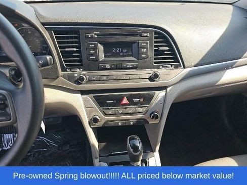 Used 2017 Hyundai Elantra SE w/ Cargo Package FWD image 11