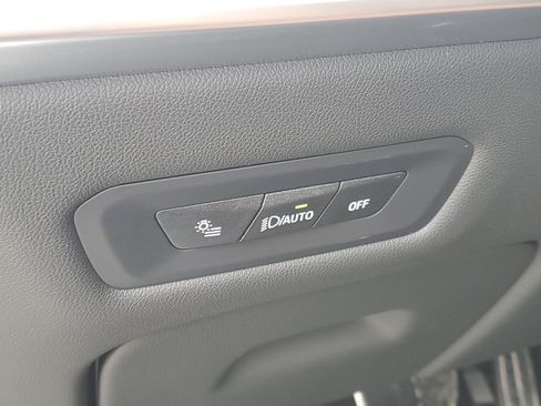 New 2026 BMW X5 xDrive40i w/ M Sport Package AWD/4WD image 11