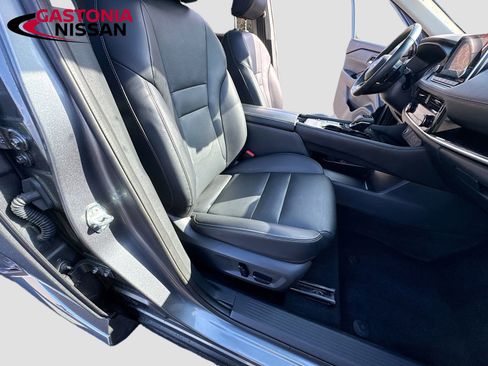 Used 2023 Nissan Rogue SL image 35