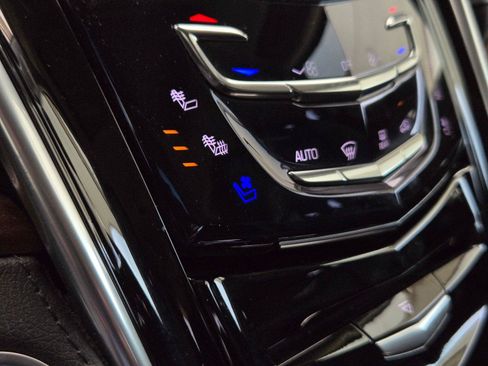 Used 2020 Cadillac Escalade Premium Luxury AWD/4WD image 22