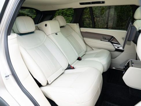 Used 2023 Land Rover Range Rover Long Wheelbase First Edition image 43