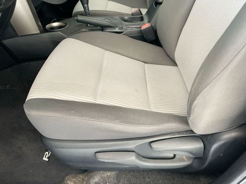Used 2013 Toyota RAV4 LE AWD/4WD image 12