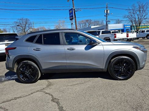 Used 2024 Chevrolet Trax ACTIV w/ Sunroof Package image 9