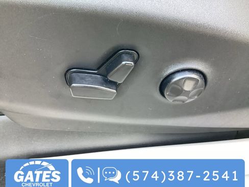 Used 2024 Chrysler Pacifica Touring-L FWD image 19