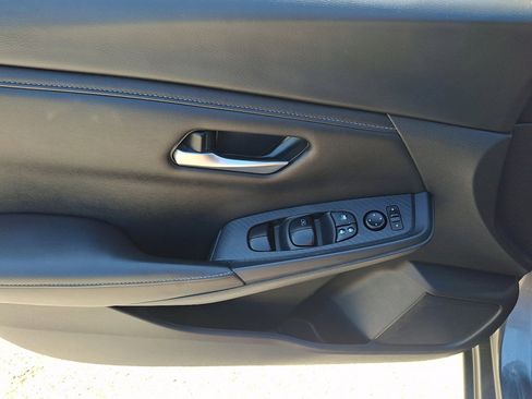 Used 2023 Nissan Sentra SV FWD image 21