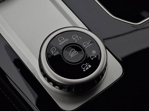 New 2026 Mitsubishi Outlander ES image 21