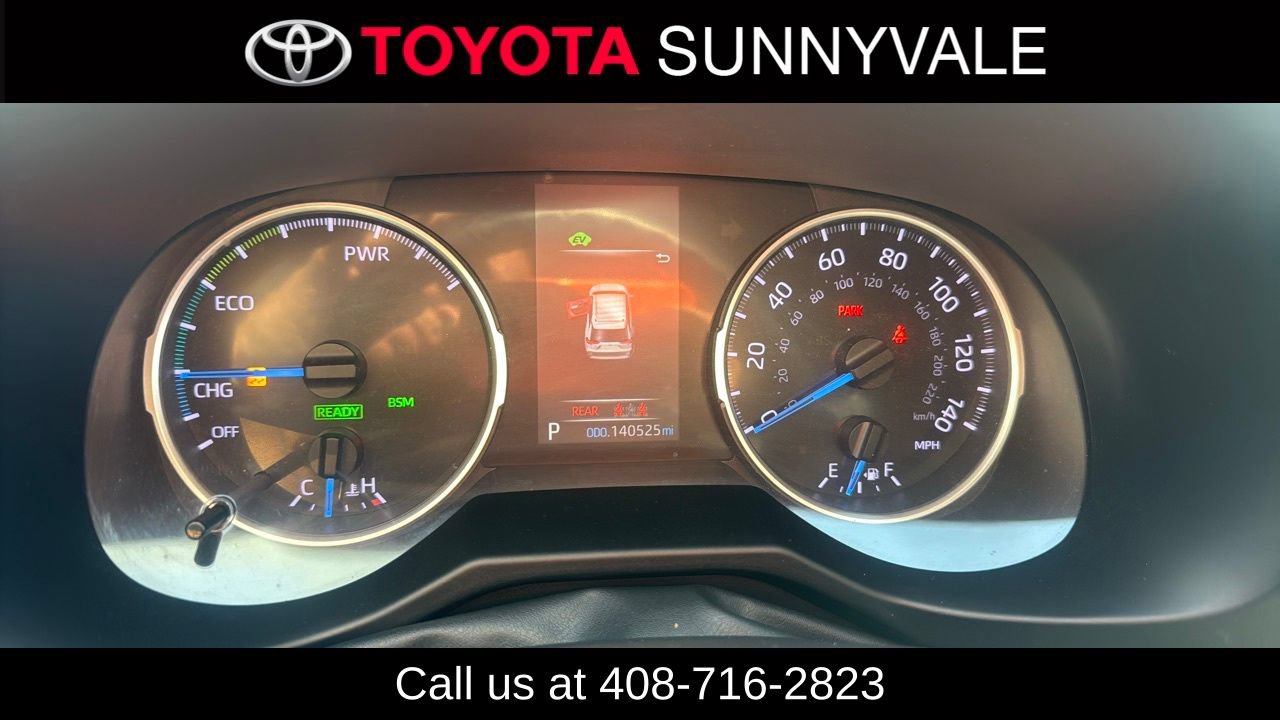 Used 2020 Toyota RAV4 LE w/ Carpet Mat Package AWD/4WD image 3