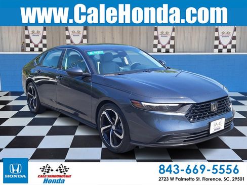 Used 2024 Honda Accord SE image 1