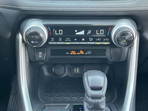 Used 2025 Toyota RAV4 LE AWD/4WD image 21