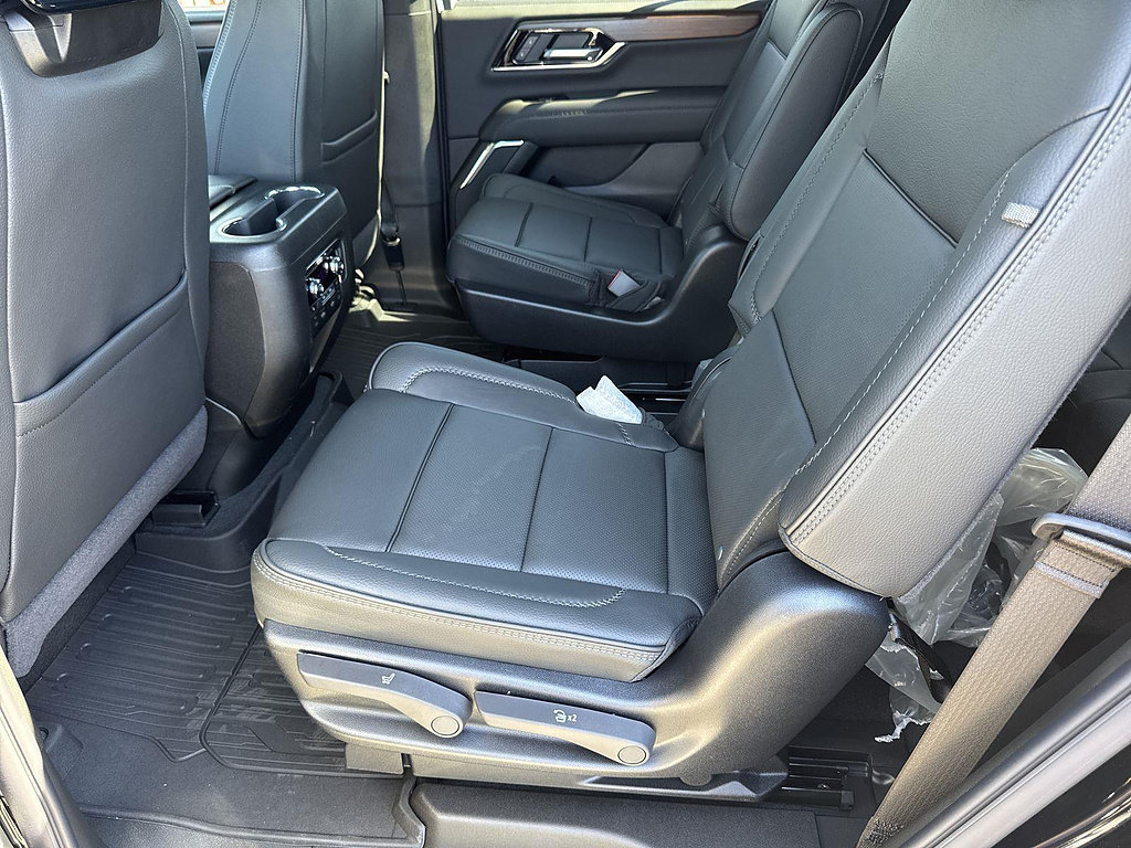 New 2027 GMC Yukon Denali w/ Denali Reserve Package AWD/4WD image 32