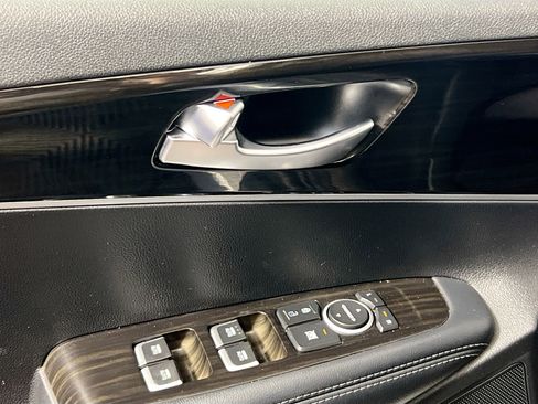Used 2019 Kia Sorento LX FWD image 16