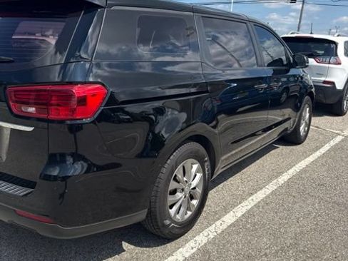 Used 2020 Kia Sedona L FWD image 4
