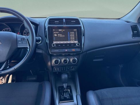 Used 2022 Mitsubishi Outlander Sport SE image 11