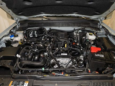 Used 2024 Ford Bronco Outer Banks image 21