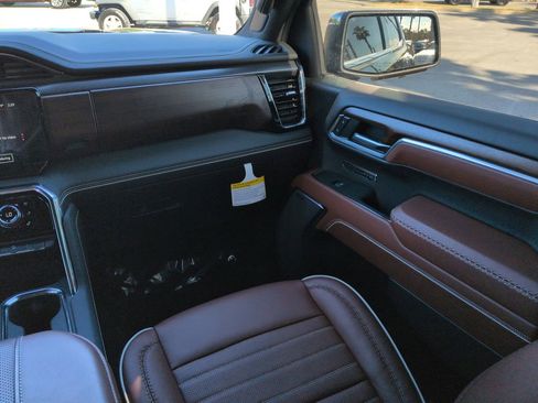 Used 2025 GMC Sierra 1500 Denali Ultimate image 16