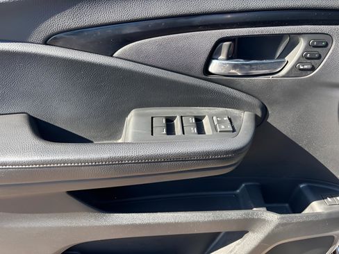 Certified 2020 Honda Passport Touring image 17