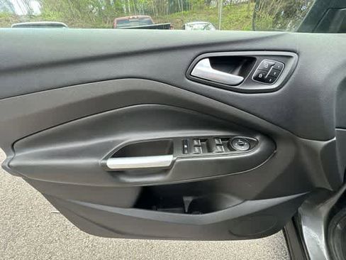 Used 2017 Ford Escape Titanium FWD image 17