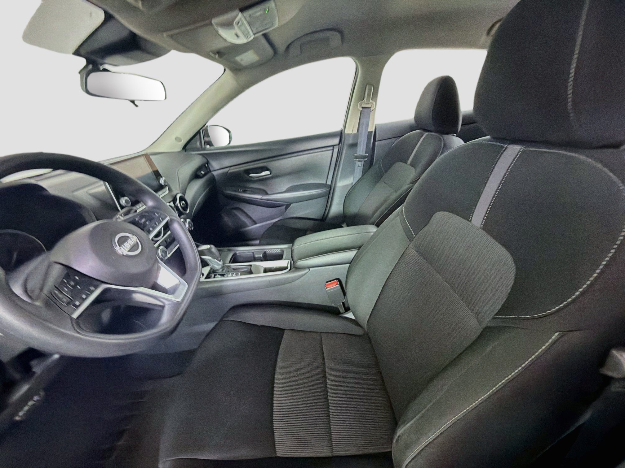 Used 2025 Nissan Sentra SV FWD image 13