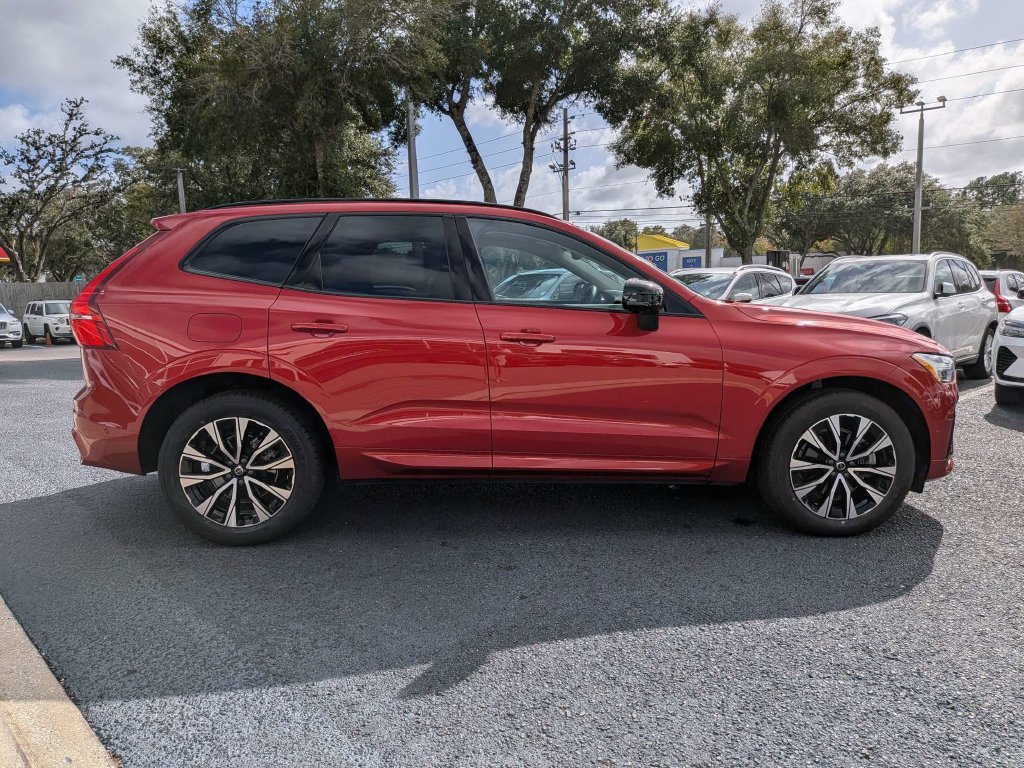 Certified 2024 Volvo XC60 B5 Plus AWD/4WD image 9