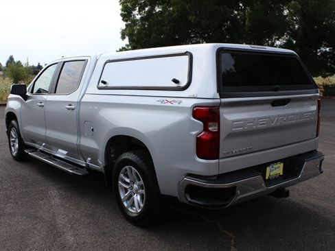 Used 2020 Chevrolet Silverado 1500 LT w/ Convenience Package AWD/4WD image 3