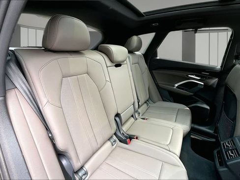Used 2025 Audi Q5 Premium AWD/4WD image 25